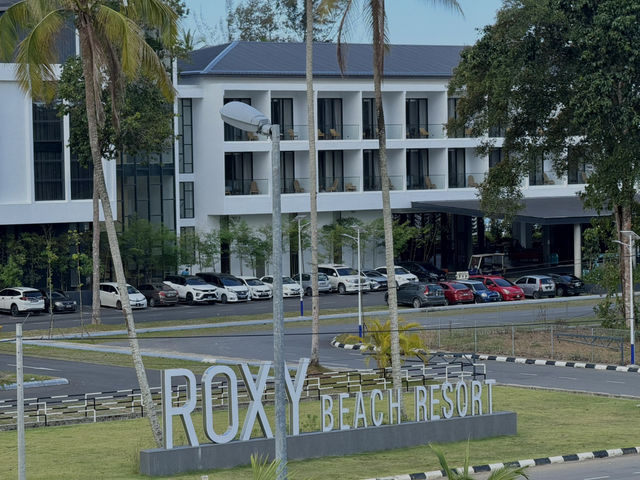 Roxy Sematan Beach Resort🌴🏡
