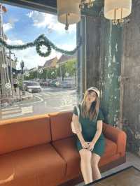 คาเฟ่ย่านพระนคร วิววัด ที่มีชื่อว่าอิ่มในเมือง