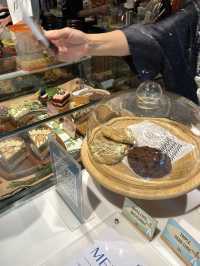 Syama อยุธยา คาเฟ่ริมแม่น้ำ วิววัดแบบปัง ๆ