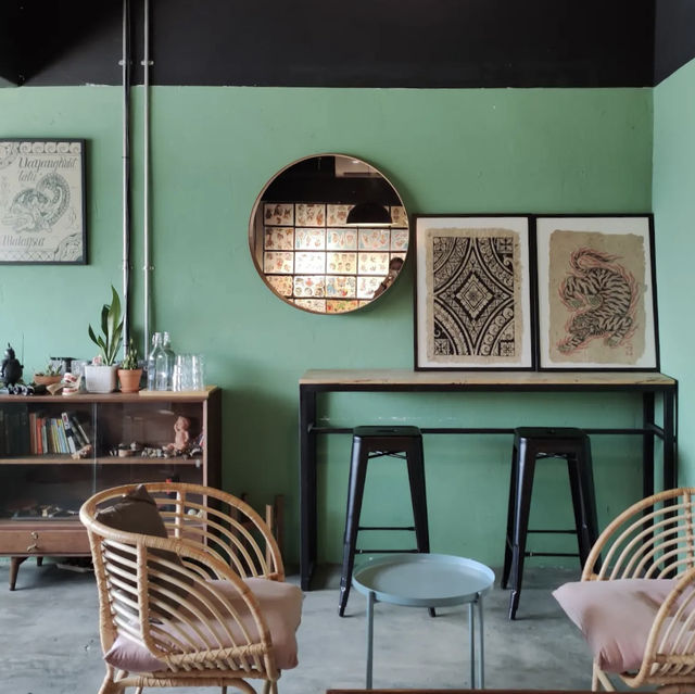 Unique ambience with fruity coffee