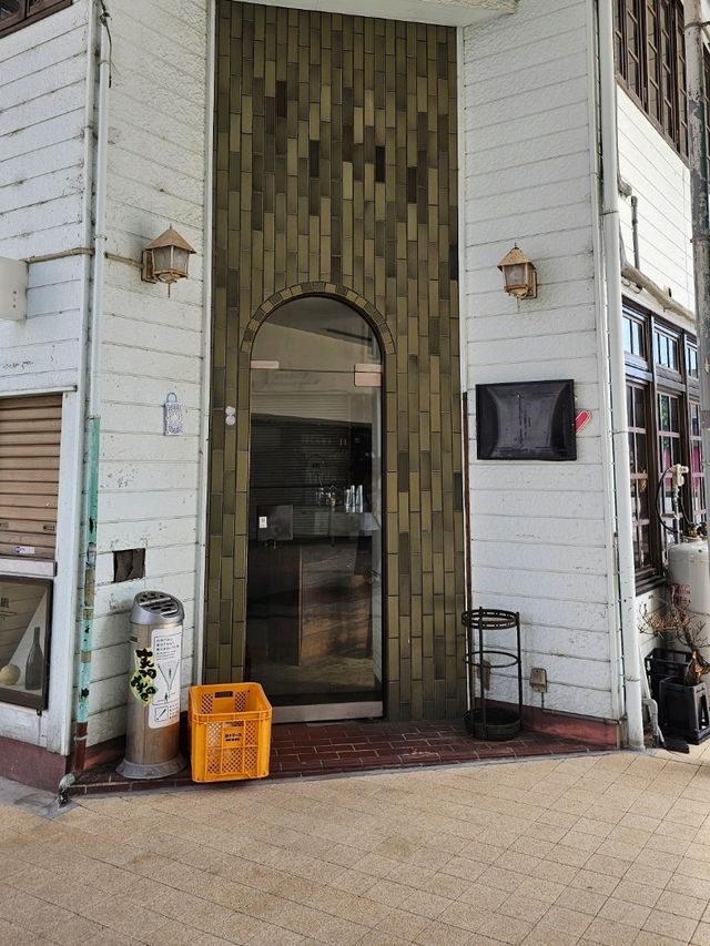 伊勢市最長商店街道，鐵道旁的〔しんみち商店街〕