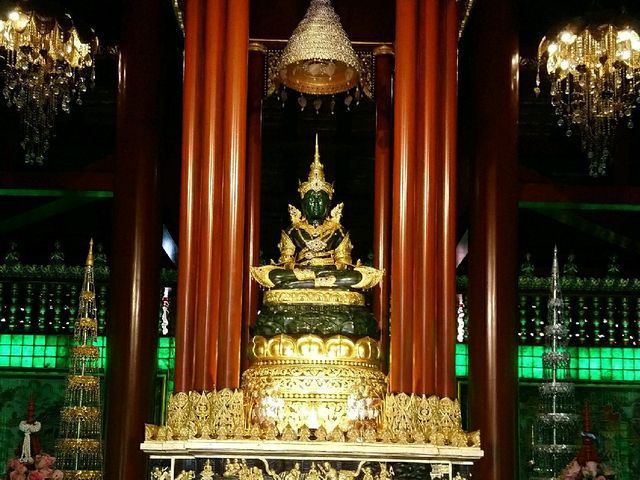 ไหว้.. พระหยกเชียงราย