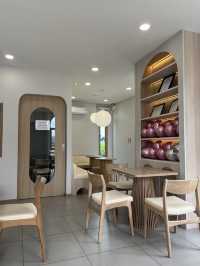 🍞 Jenn’s Boulangerie ลำปาง – มินิมอลคาเฟ่