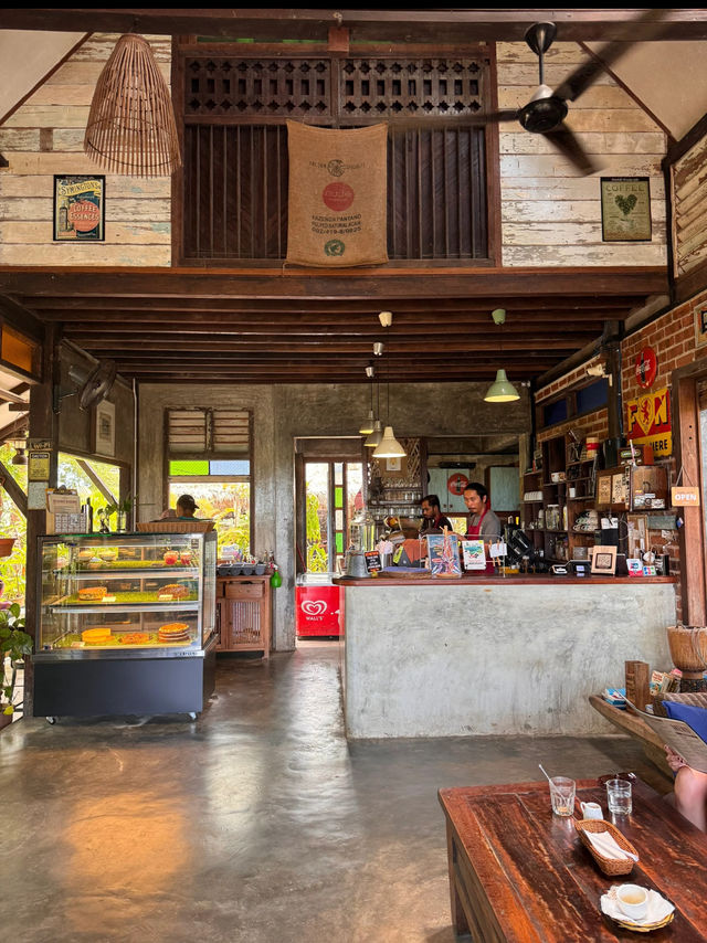 Tropical Café Vibes in Langkawi — Smiling Buffalo Review 🇲🇾☕