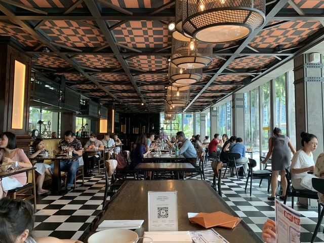 🍽️ British Elegance at Bread Street Kitchen by Gordon Ramsay