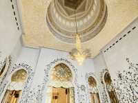 Grace in White: A Visit to Sheikh Zayed Grand Mosque