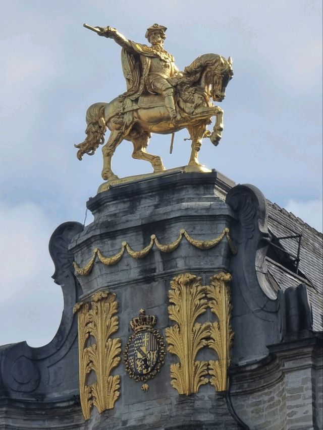 Gilded Showstoppers: A Whirl Around Brussels’ Grand Place!