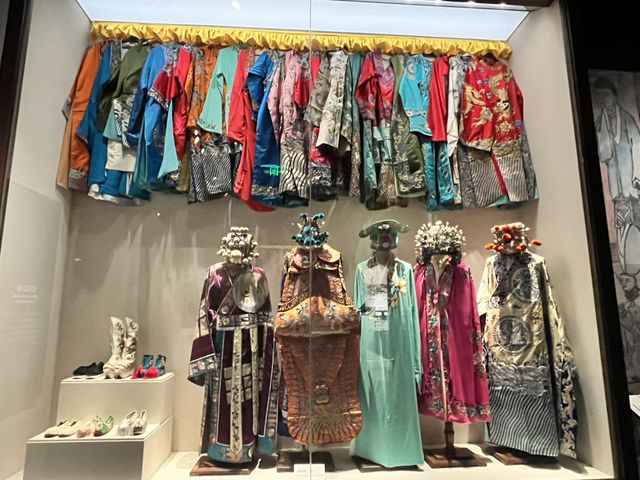 🖼️ Chengdu Museum – The Perfect Cool-Down Cultural Stop in Tianfu Square