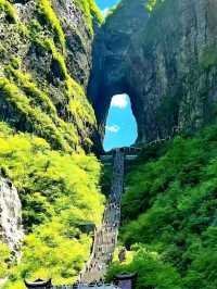 Feeling Like I Stepped Into a Movie – Zhangjiajie Avatar Hallelujah Mountain