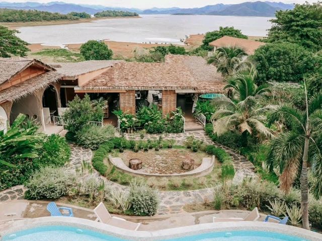 Le La Lake Resort and Spa  
