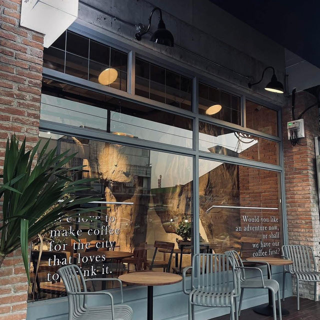 ☕✨ Double U Coffee & Eatery - Ubon
