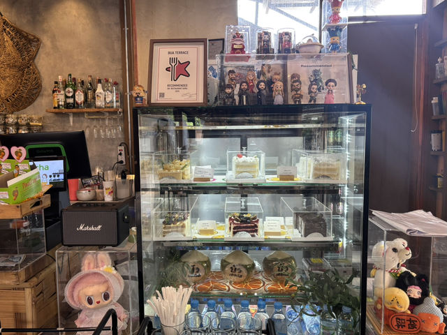 📸 คาฟ่ ร้านอาหาร ถ่ายรูปสวยๆ บัวเทอเรส ระยอง