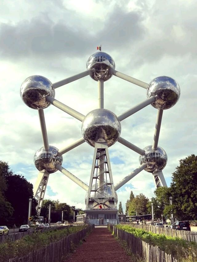 🌐✨ Europe budget Trip:Atomium Brussels – The Giant Icon of Belgium! 🇧🇪