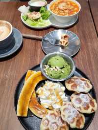 Spores in Tuen Mun, Hong Kong, is a cozy all-day breakfast café