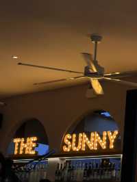 รีวิว Sunny Beach House พัทยา คาเฟ่ริมทะเลที่ห้ามพ