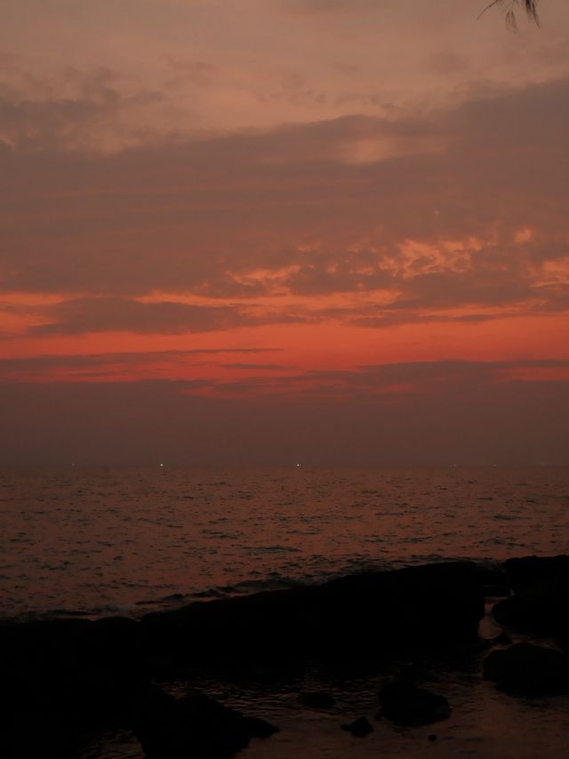 富國島必去日落餐廳《On the Rock》在懸崖邊看着夕陽和海景吃晚餐