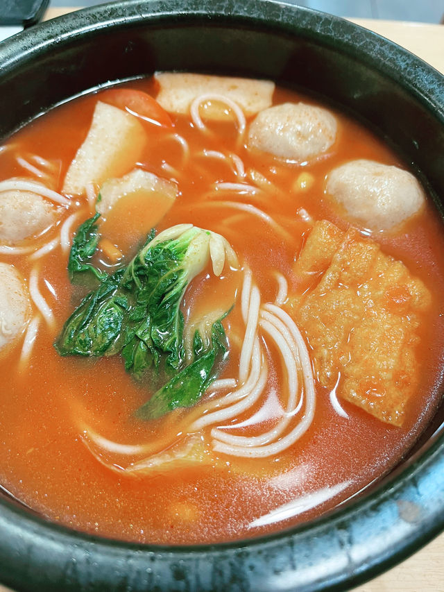 Yun Bridge Noodles: Comforting Claypot Delights in Every Bite