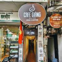 คาเฟ่กาแฟไข่ร้อน สูตรต้นตำรับแท้ Cafe Giang