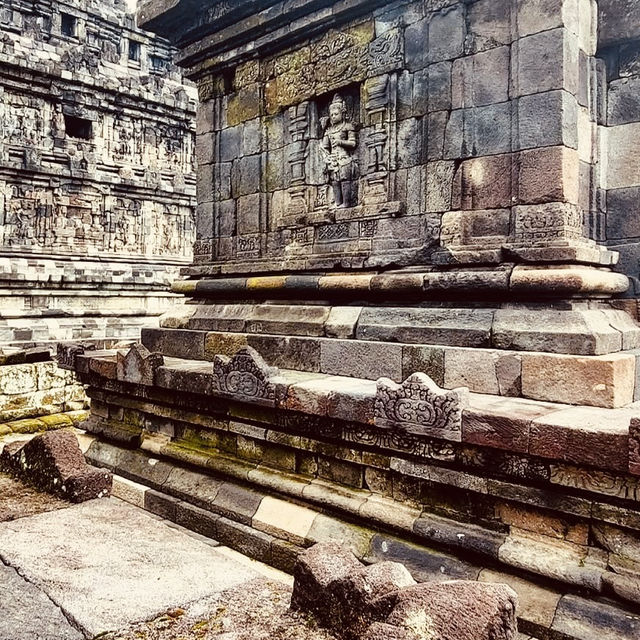 🌿✨ Plaosan Temple: Yogyakarta’s Twin Temples of Love & Harmony – A Solo Traveler’s Guide
