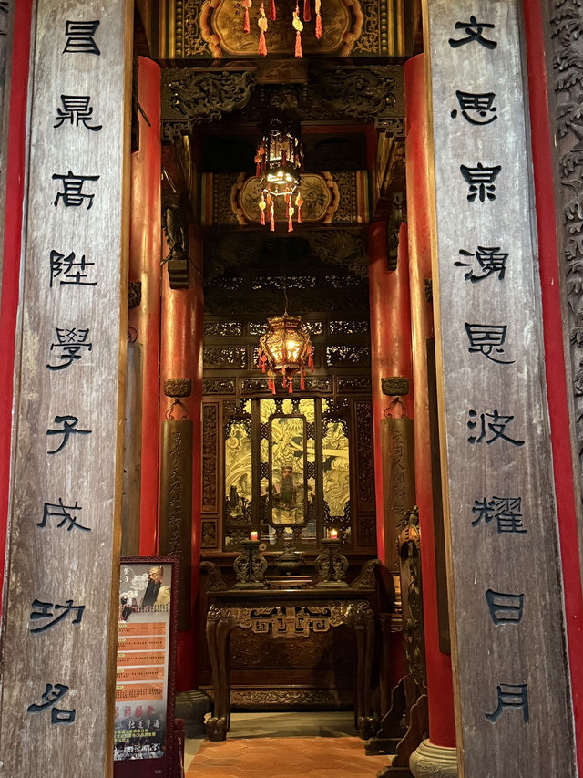 雲林虎尾持法宮｜「恭敬威嚴五文昌殿 ‧ 一拜頂禮寄心志，文運隨香起清明」