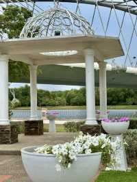 Sunny Escape🌞 Family-Friendly Fun at Anjung Floria