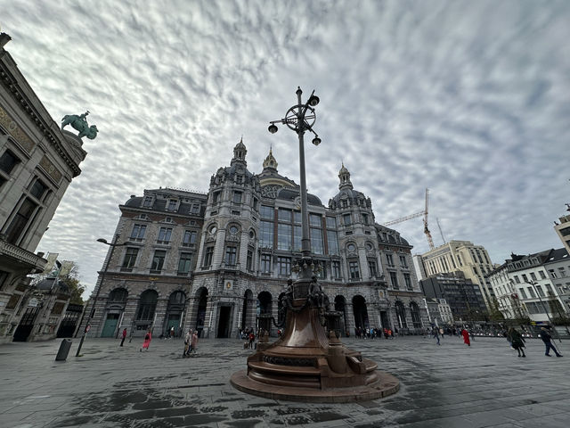 Antwerp City Vibes: Where History, Diamonds & Fashion Collide ⚡️💎 Antwerp City Vibes: Where History, Diamonds & Fashion Collide ⚡️💎