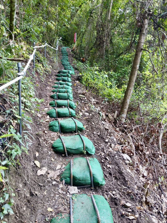 《八通關古道 •峽谷與瀑布的輕冒險》 《八通關古道 •峽谷與瀑布的輕冒險》