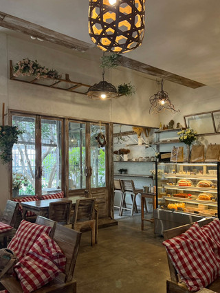 แวะมาป้ายยาคาเฟ่ ที่กรุงเทพ Wood Cafe •
