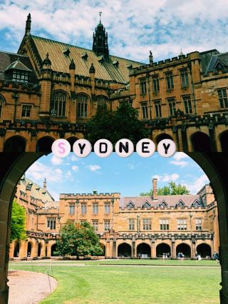 ขณะเดินท่ามกลางอาคารเก่าแก่เหล่านั้น ฉันรู้สึกราวกับว่าได้มาอยู่ที่ยุโรปเสียแล้ว