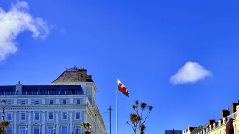 웨일스 배낭여행 5일 코스. 2026 — traveler post in 카디프