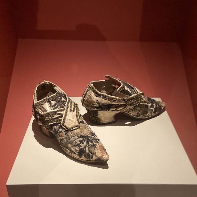 SHOES - PAST, PRESENT and FUTURE