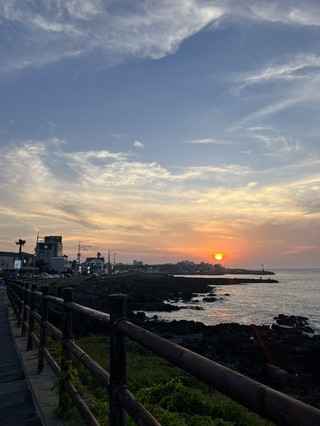 대한민국 제주도 — 평온함으로 가득한 섬으로 떠나보세요.