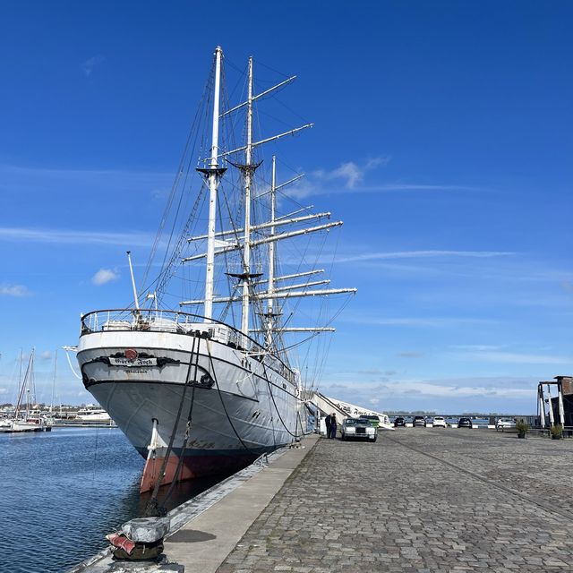 Gorch Fock I .. A lot of ship…A lot of food