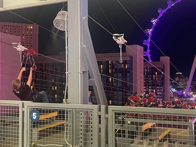 Fly LINQ Zipline Las Vegas 🇺🇸