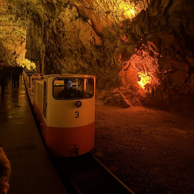 Train ride in a cave? - Yes, it is possible 