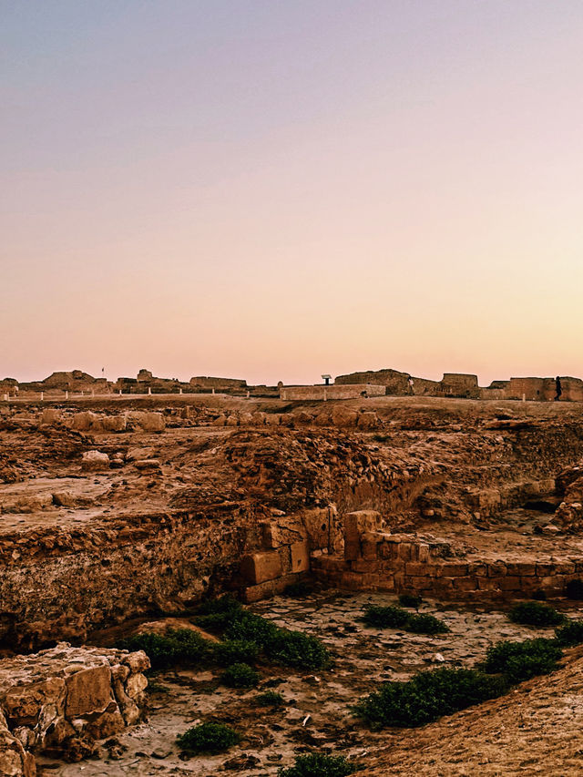 🚘💰 Explore Bahrain on a Budget with Ride-Sharing — Easy, Cool & Cost-Savvy! 🇧🇭☀️
