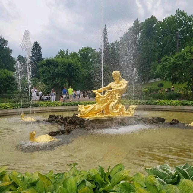 🏰 Peterhof Palace – Russia’s Versailles