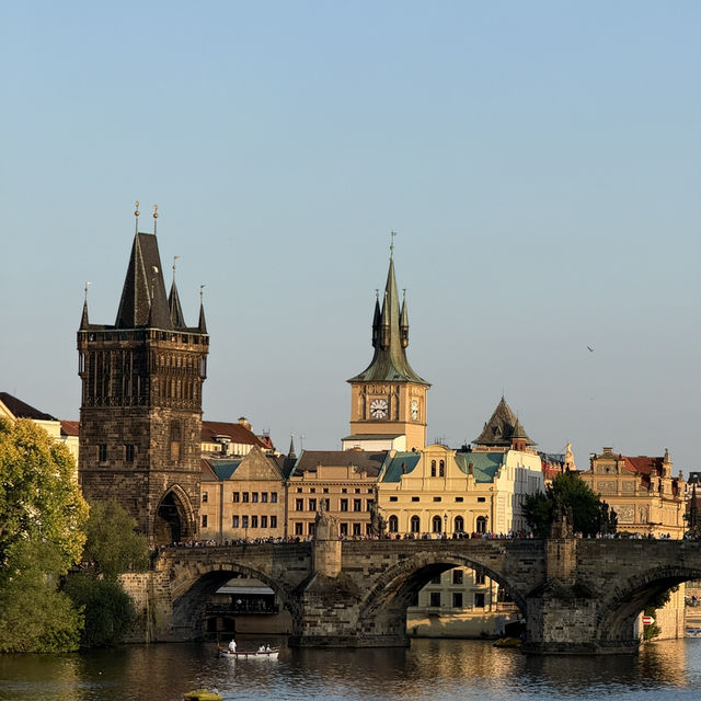 🇨🇿 Prague Travel Guide: The City of a Hundred Spires