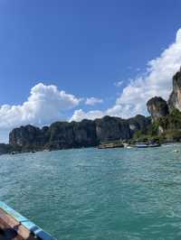 🌴 หาดไร่เลย์ กระบี่ – หนีเมืองมาปล่อยใจ