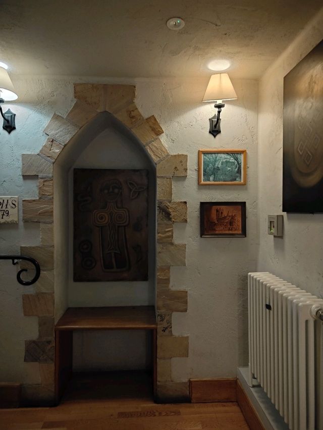 Corners of Time: A Reflective Stay at Castle Rock Hostel Corners of Time: A Reflective Stay at Castle Rock Hostel