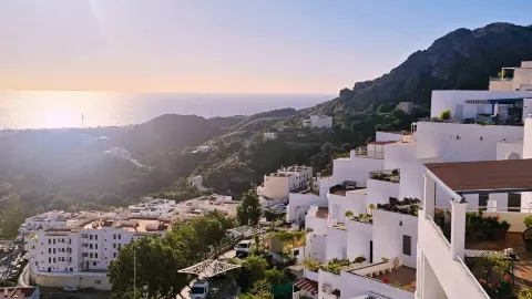 白色村莊之夢:探索莫哈卡爾的魔法🇪🇸 — traveler post in 莫哈卡爾