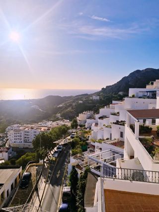 ความฝันแห่งหมู่บ้านสีขาว: ค้นพบมนต์เสน่ห์แห่งโมฮาการ์ 🇪🇸