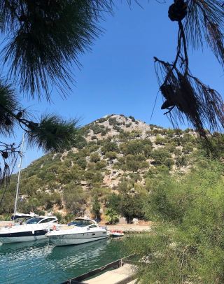 Sheltered Bays & Mountain Goats: An Honest Review of Gobün Restaurant ⛵️🇹🇷