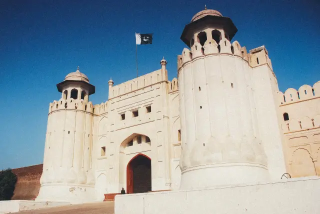 The Soul of Pakistan | The Tangled History of Lahore Fort