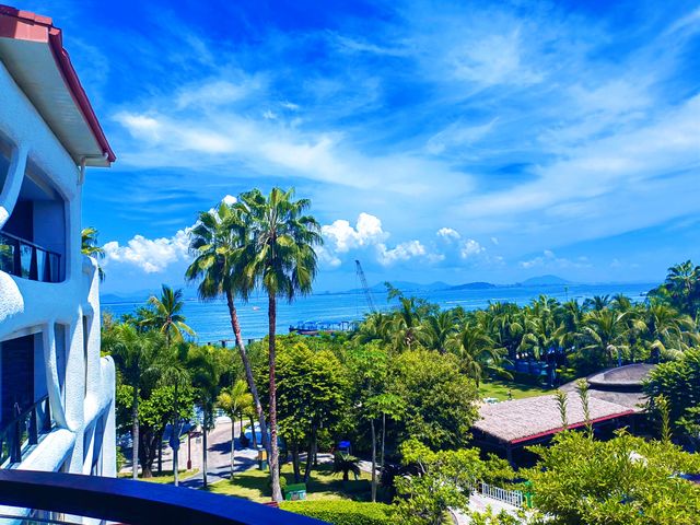 住珊瑚酒店，錯峰遊蜈支洲島，享受Tiffany 色的玻璃海