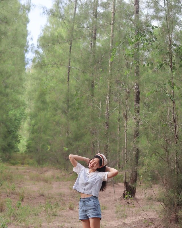 เธออยากรู้ใช่ไหมว่าฉันรักเธอเท่าไร? มาเดินทางสู่ป่าสนเหมืองแร่และทับสะแกในประจวบคีรีขันธ์เพื่อหาคำตอบ!