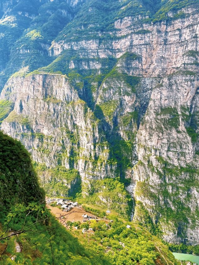 四川懸崖村，挑戰極限，探秘之旅
