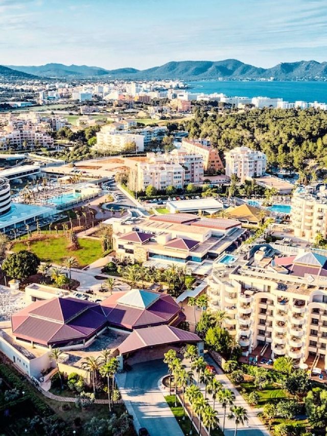 🌟 Balearic Bliss: Top Stay in Sant Llorenc! 🏖️