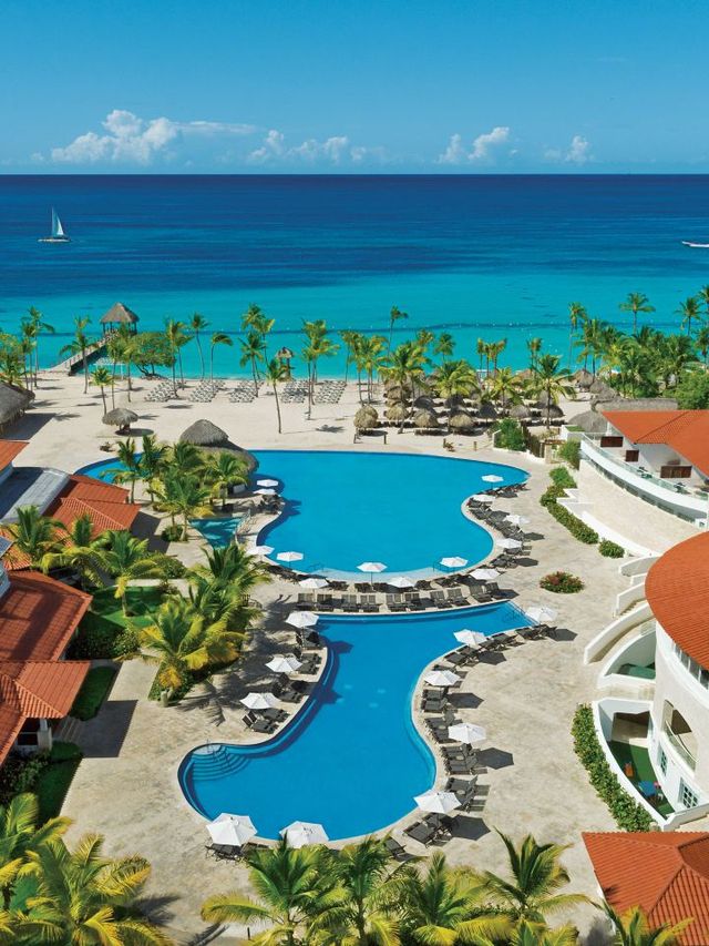 🌴🛏️ La Romana's Luxe Escape: Beachfront Bliss & Diving 🌊