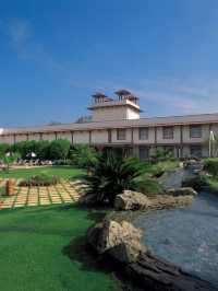 🌟 Agra's Hidden Gem: Trident Hotel Near Taj Mahal 🌟